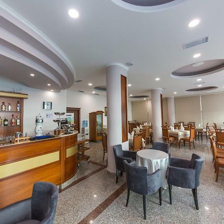 Western Star Hotel ドゥラス エクステリア 写真