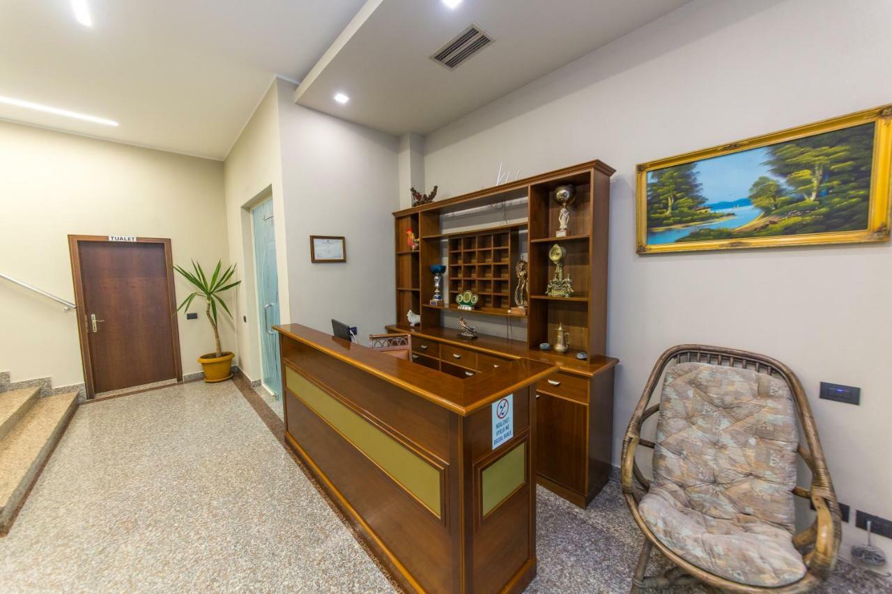 Western Star Hotel ドゥラス エクステリア 写真