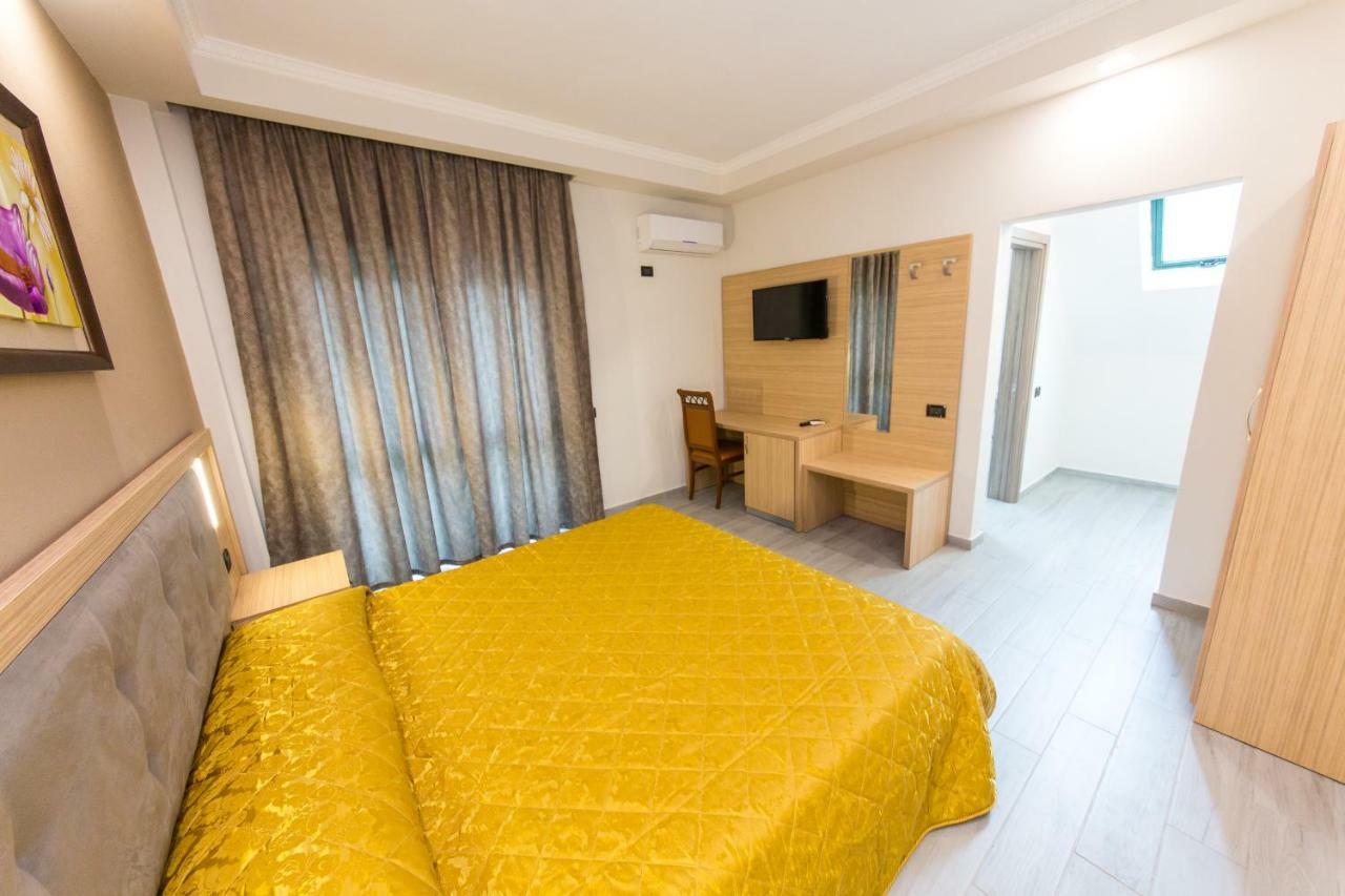 Western Star Hotel ドゥラス エクステリア 写真